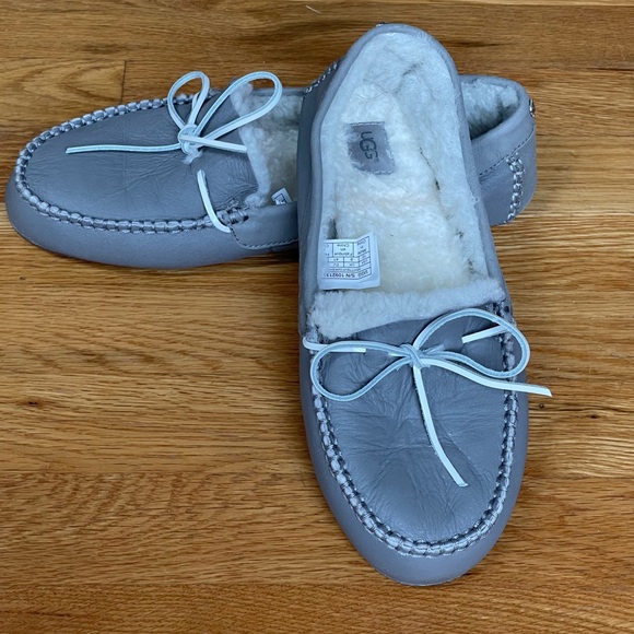 UGG Slippers Gray Size 10 - Picture 2 of 12